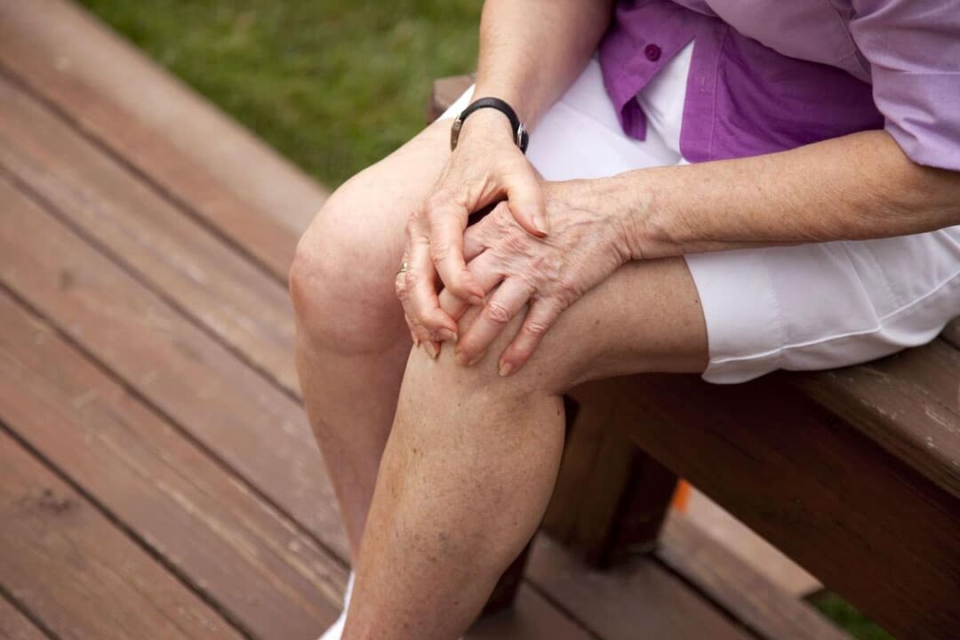 La osteoartritis es más común en los ancianos. 